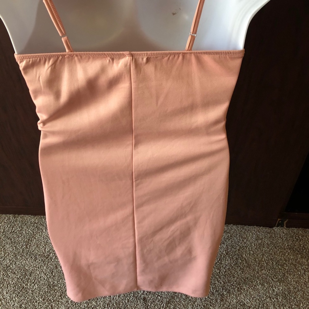Open front pink dress - Picture 2 of 3